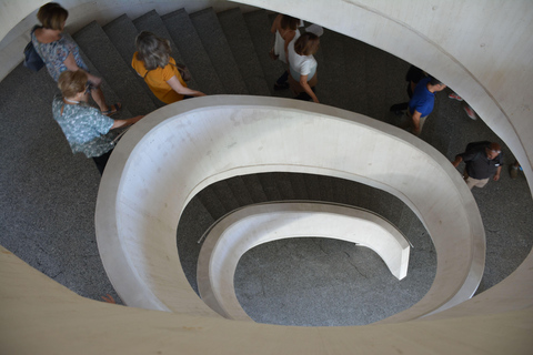 Valencia: Admission - Visit the Palau de Les Arts with a tour guide Valencia: Visit the Palau de Les Arts with an English tour guide