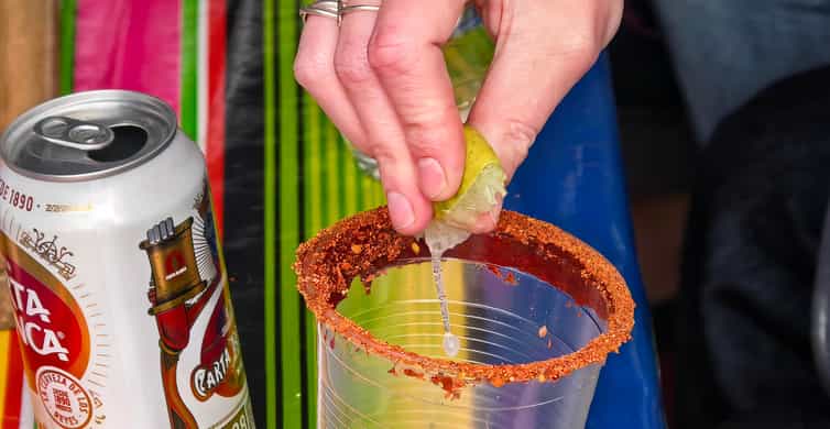 Mexico City: Expert-Guided Boat Tour with Lunch and Drinks photo 2