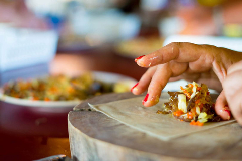 Koh Lanta : Cours du soir à l'école de cuisine thaïlandaise de Lanta