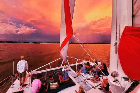 Naples: Sunset Cruise with sailing in the Gulf