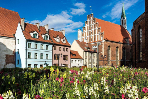 Riga: Art Nouveau & UNESCO Old Town Cruise Friendly Tour