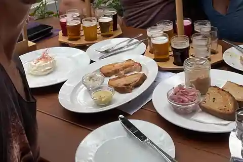 I Prag: Mikrobryggeriturné med lokal kändis