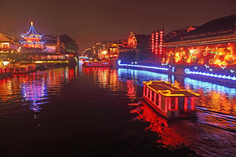 Cruzeiro no rio Qinhuai e visita nocturna à Porta de Zhonghua