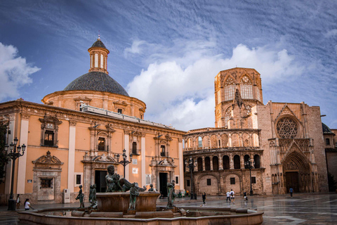 Free walking Tour Valencia Essentials with local guides