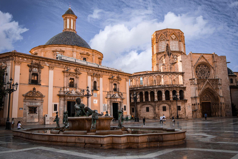 Free walking Tour Valencia Essentials with local guides