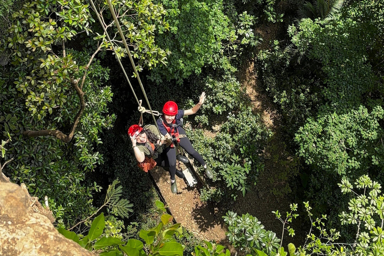 Yogyakarta: Jomblang y Cueva de Pindu con tour guiado por expertosTransporte Compartido Con Punto de Encuentro Exluido Ticket de entrada