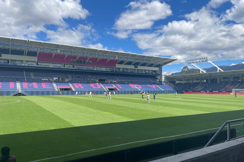 Quito: Football match with ticket and transfers