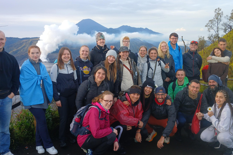 Malang: Tumpaksewu, Mount Bromo, Mount Ijen, Bali 3-Day Tour Private Homestay & Hotel