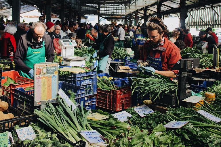 Proef Riga: Rondleiding over de markt en proef seizoensproductenSmaak van Riga: Marktverkenning en proeverij