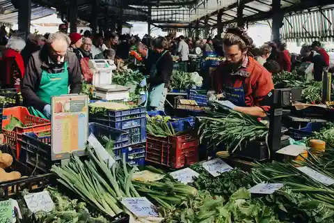 Taste Riga : visite guidée du marché et dégustation de produits de saison