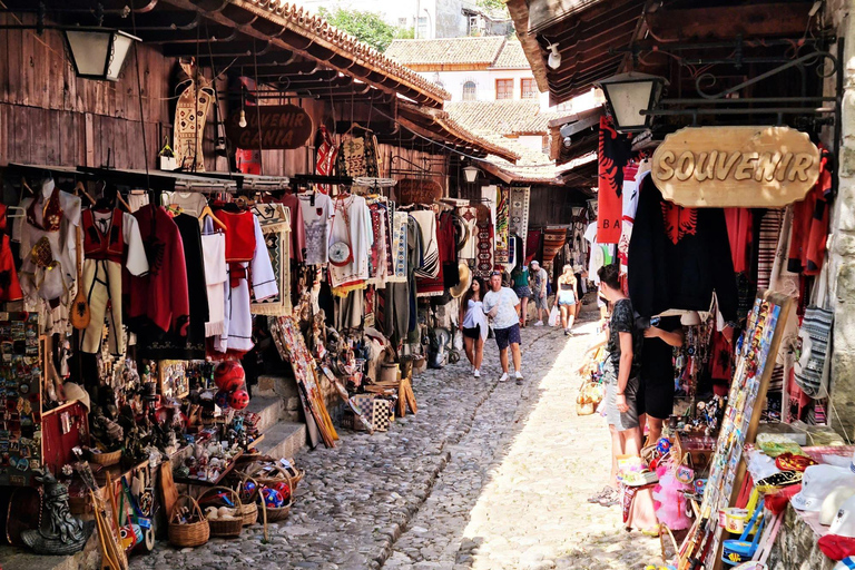 "Zamek Kruja i Stary Bazar - jednodniowa wycieczka z Tirany i Durres""Kruja Castle & Old Bazaar Tour z Tirany, Durres i Golem"