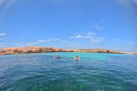 Muscat: Daymaniyat Islands Boat & Snorkel Trip