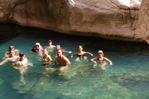 Mascate : Oasis de Wadi Bani Khalid et excursion dans le désert d&#039;Oman