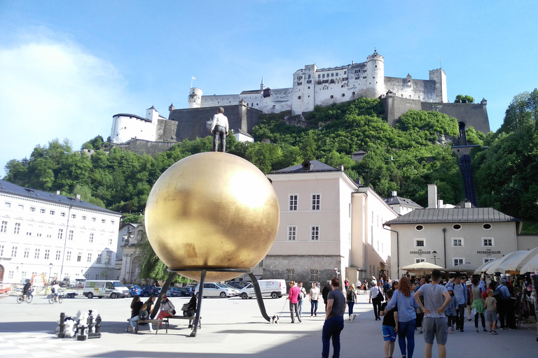 Von Wien aus: Geführte Tagestour nach Melk, Hallstatt und Salzburg