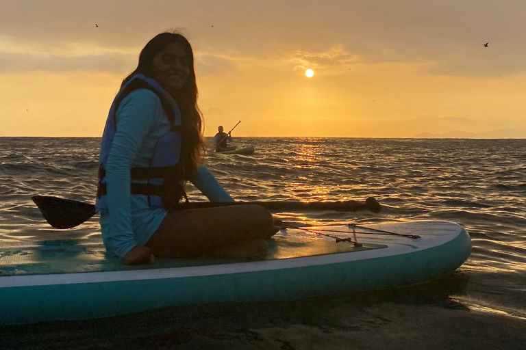 Pôr do sol na Costa Verde em Stand Up PaddleReme ao pôr do sol na costa de Limeña