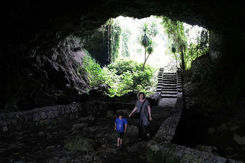 探索穆桑泽：洞穴、大猩猩文化和城市生活之旅探索穆桑泽：洞穴、大猩猩、文化和城市生活之旅
