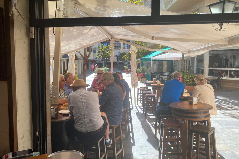 Marbella: Private Guided City Walking Tour with Tapas Tasting Marbella: Private guided city tour with tapas tasting