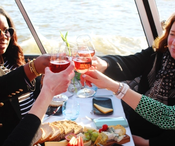 Amsterdam: Wine and Cheese Evening Cruise
