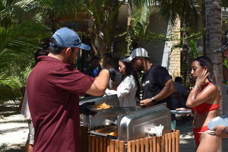 Isla Mujeres: Wycieczka katamaranem tylko dla dorosłych, otwarty bar i nurkowanie z rurkąWycieczka z Playa del Carmen