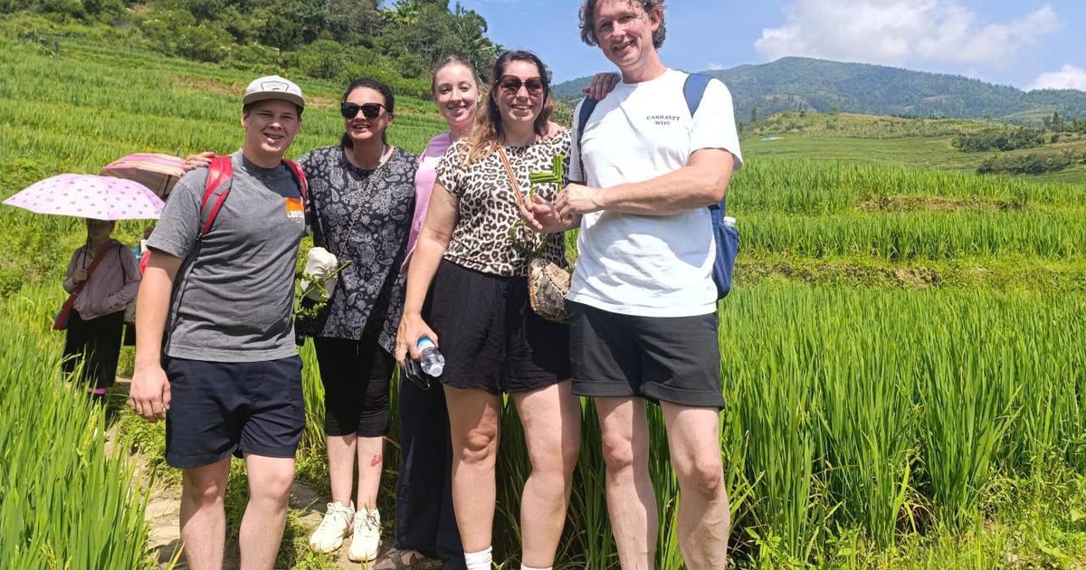 Sapa: Hmong Bee-Wax Drawing & Ta Phin Herbal Bath Experience