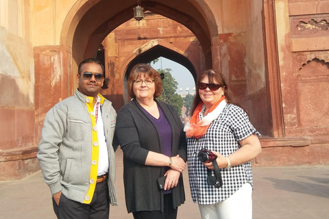 Overnight Taj Mahal Tour from Mumbai with Delhi Sightseeing