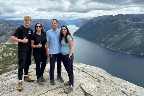 Stavanger: 7-Day Guided Tour with Accommodation