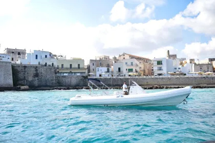 Otranto: 2-stündige Touren mit dem Gummiboot zur Nordküste