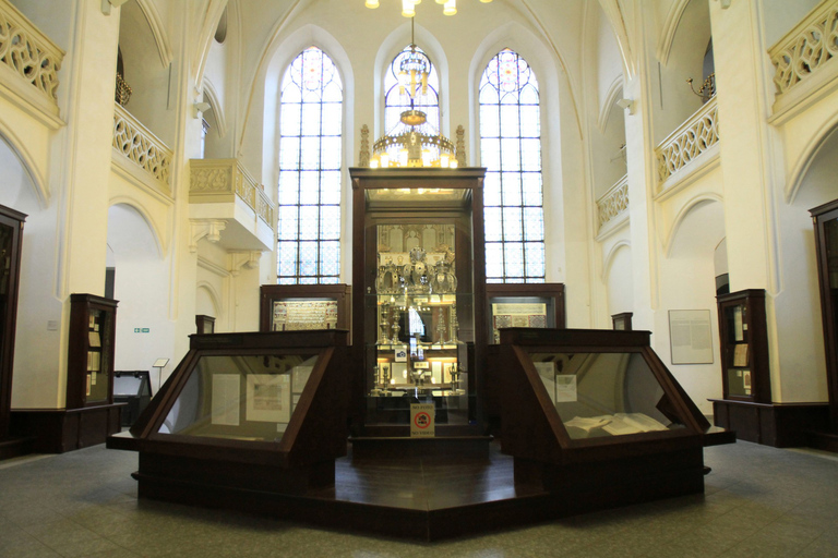Prague Jewish Quarter Private Tour and Boat Cruise 4-hour: Jewish Quarter, Spanish Synagogue & Cruise
