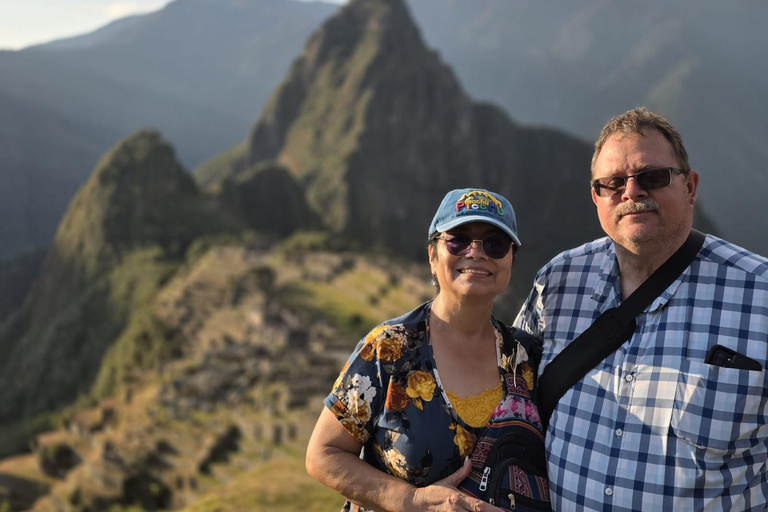 Machu Picchu: Entrance Ticket + Bus + Professional Guide Entrance Ticket + Professional Guide + Bus