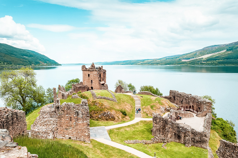 Édimbourg : Circuit Loch Ness, Glencoe et les Highlands écossaisVisite de groupe en anglais, Loch Ness et château