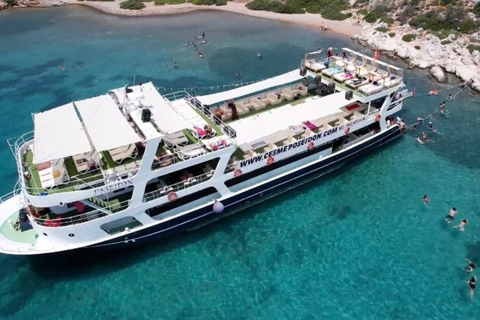 Au départ d&#039;Izmir : Excursion en bateau d&#039;une journée autour de Cesme avec déjeuner barbecue