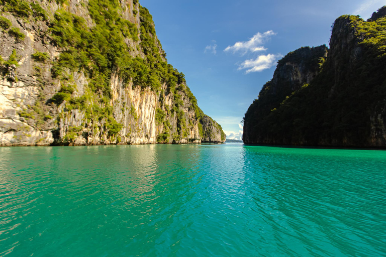 Bästa tidiga morgonturen för att undvika folkmassorna vid Maya BayPhi Phi Undvik trängseln till Maya Bay med båttur