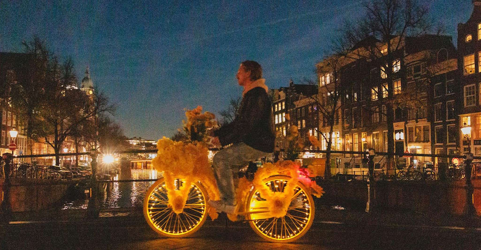 Amsterdam: City Centre, Guided Bike Tour on Flower Bikes photo 13