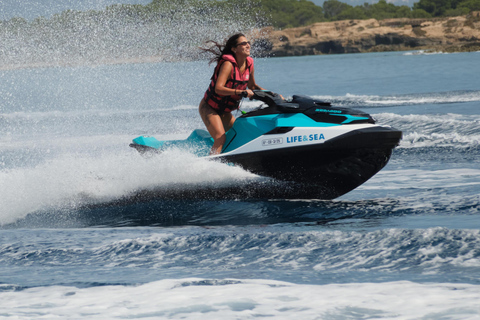 Mallorca: 25-Minute Palma Beach Jet Ski Excursion Jet Ski for 2 People for 25 Minutes