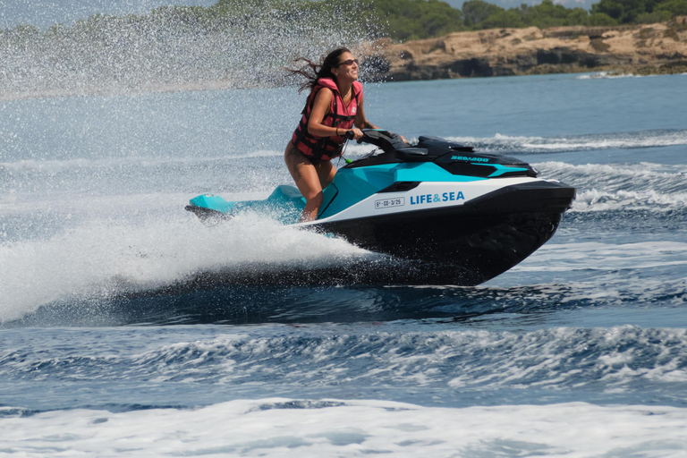 Mallorca: 25-Minute Palma Beach Jet Ski Excursion Jet Ski for 2 People for 25 Minutes