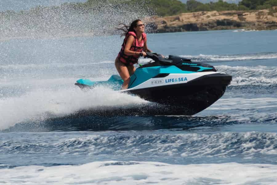 Mallorca: 25-minütiger Jetski-Ausflug am Strand von Palma. Foto: GetYourGuide Mallorca: 25-minütiger Jetski-Ausflug am Strand von Palma. Foto: GetYourGuide