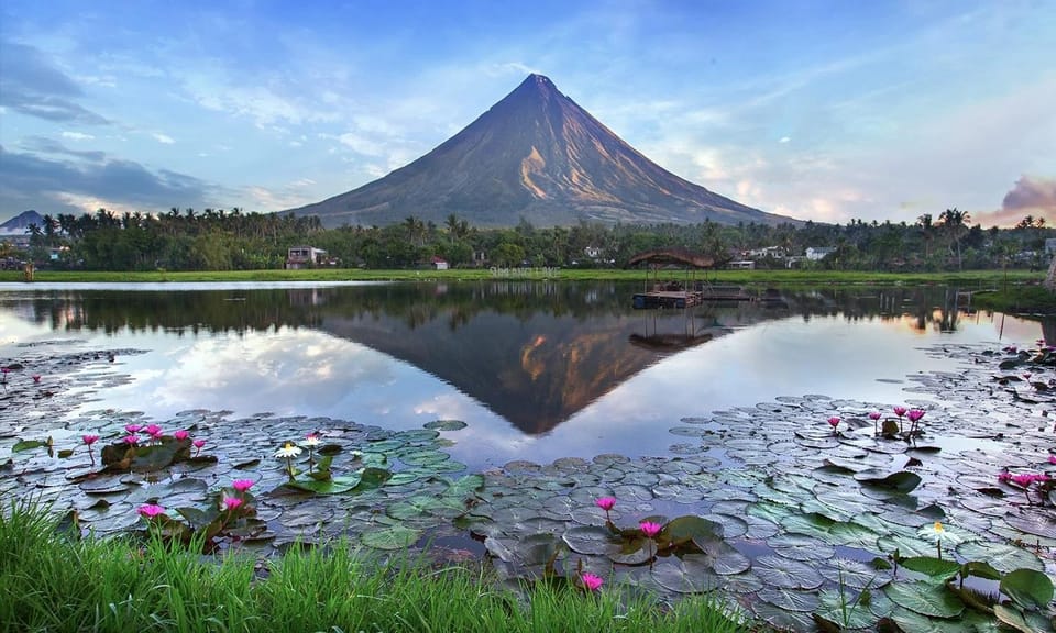 🔴 Magical Beauty Mayon Volcano Timelapse #short 