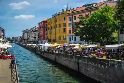 Visita guiada privada de los Canales de Milán y el barrio de Navigli