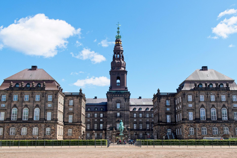 Copenhagen City Highlights Group Walking Tour 2-hour: German Walking Tour