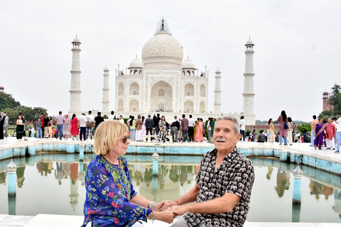 Da Delhi: tour del Taj Mahal e di Agra in treno espresso GatimaanTutto incluso: treno con vagone ristorante, auto, guida, biglietto, pranzo