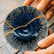 Osaka: Traditional Kintsugi Gold Repair Workshop in Namba