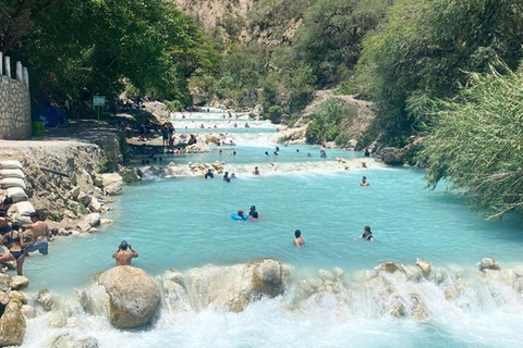 Depuis Mexico : Excursion d'une journée aux Grutas de Tolantongo avec transfert