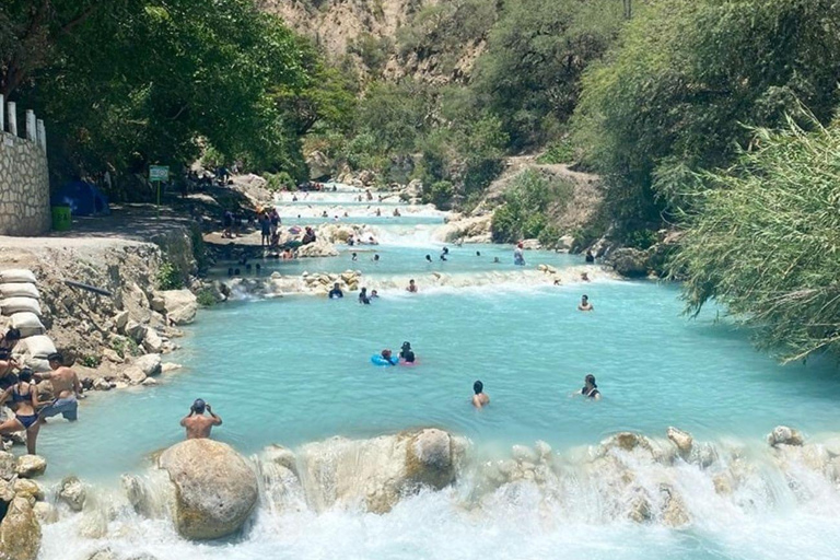 Depuis Mexico : Excursion d'une journée aux Grutas de Tolantongo avec transfert