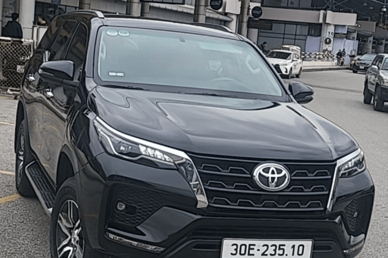 Translado do aeroporto de Noi Bai com transporte privadoTranslado privado do bairro antigo de Hanói para o aeroporto de Noi Bai