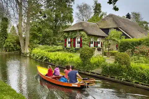 De Amesterdão: Transfere para Giethoorn