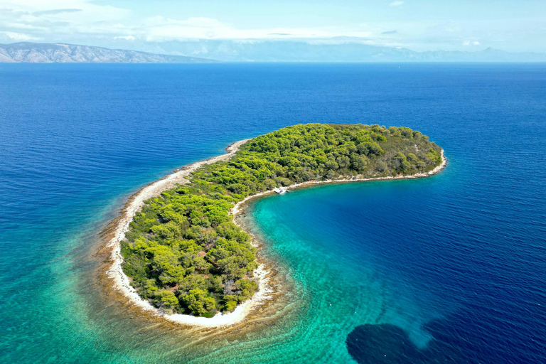 Makarska: 3-Island Speedboat Tour with Cave and Blue Lagoon Tour with Pick-up