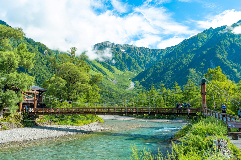 From Tokyo: Kamikochi Autumn Foliage Day Trip by Bus