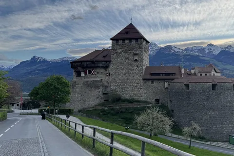 De Zurique: Liechtenstein, Áustria, Alemanha, Suíça