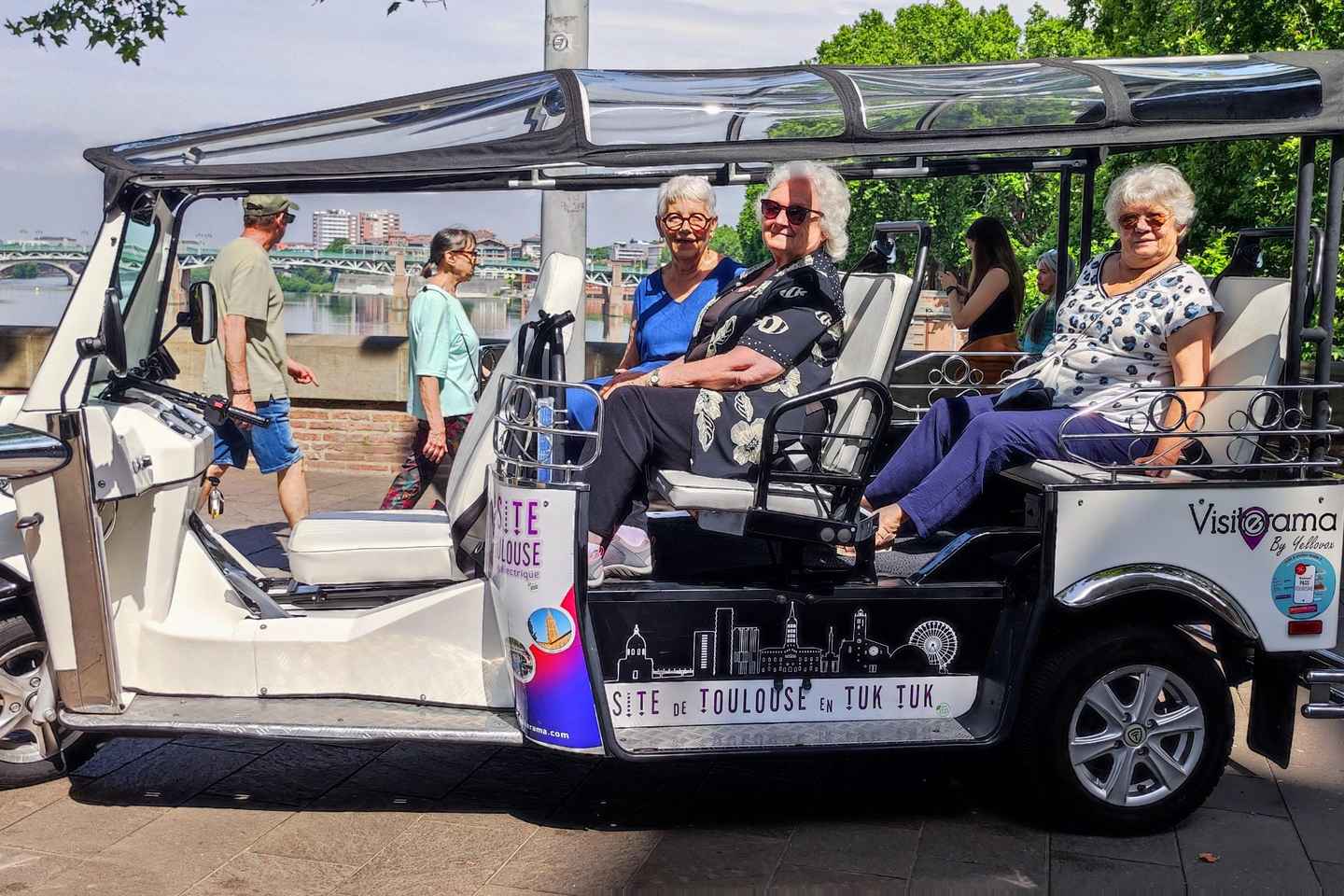 전기 툭툭으로 떠나는 툴루즈 프라이빗 투어