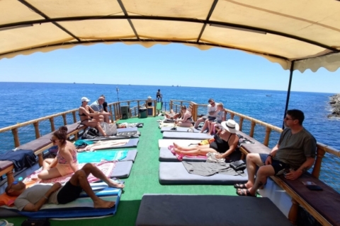 Spokojna błogość: cicha łódź relaksacyjna w Alanyi